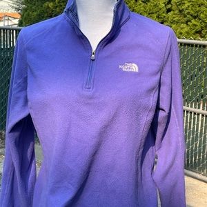 The North Face 1/4 Zip Top Size Large